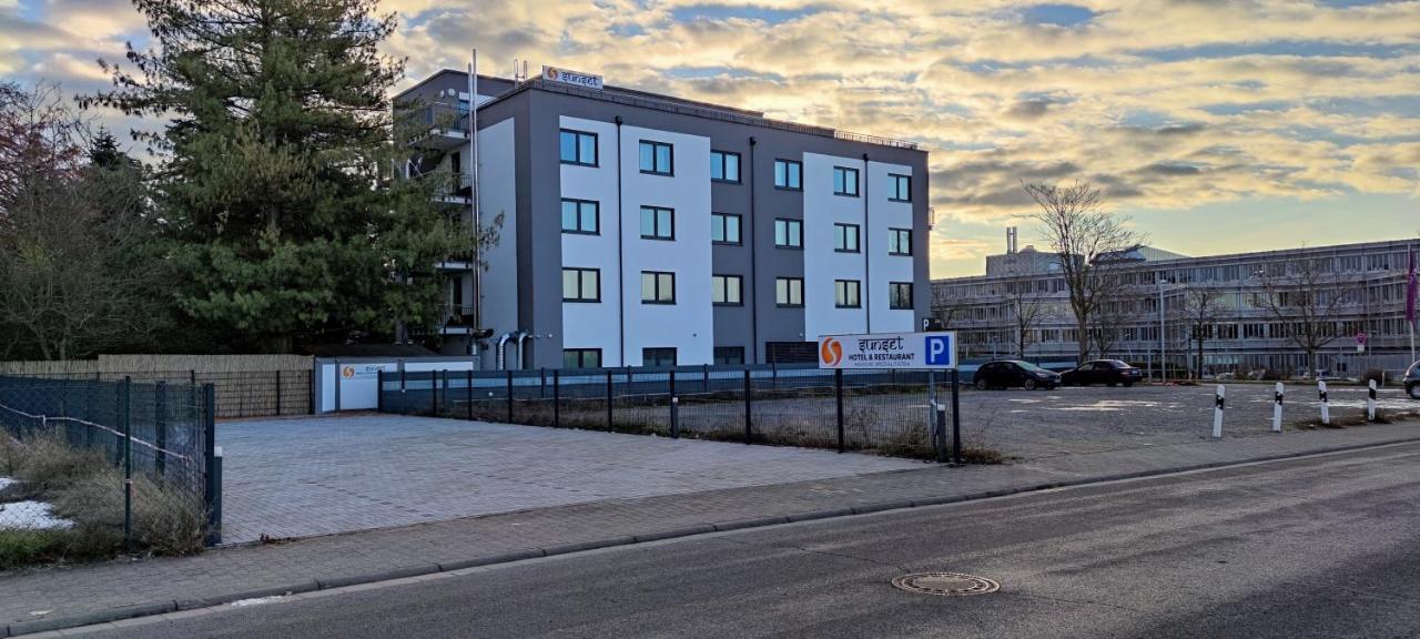 Sunset Hotel Kelsterbach Exterior foto